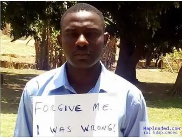 Hilarious! Man Publicly Apologizes With Placard to all the People Who Voted for APC Because of Him (Photo)